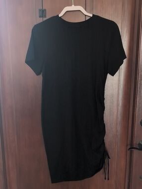 Universal Thread Black Short-Sleeve Men’s Tee